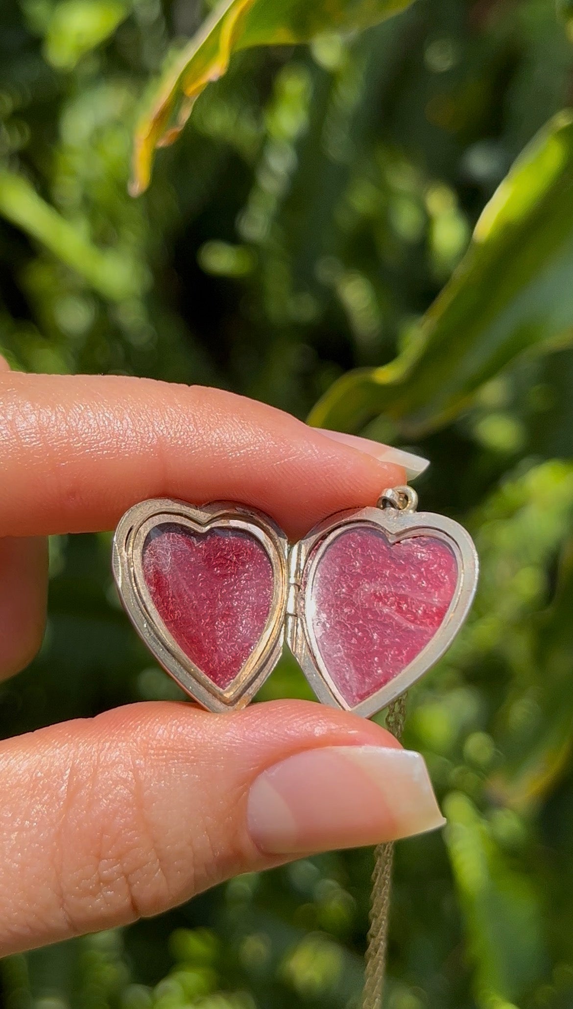 9K gold Edwardian heart locket, circa 1900.