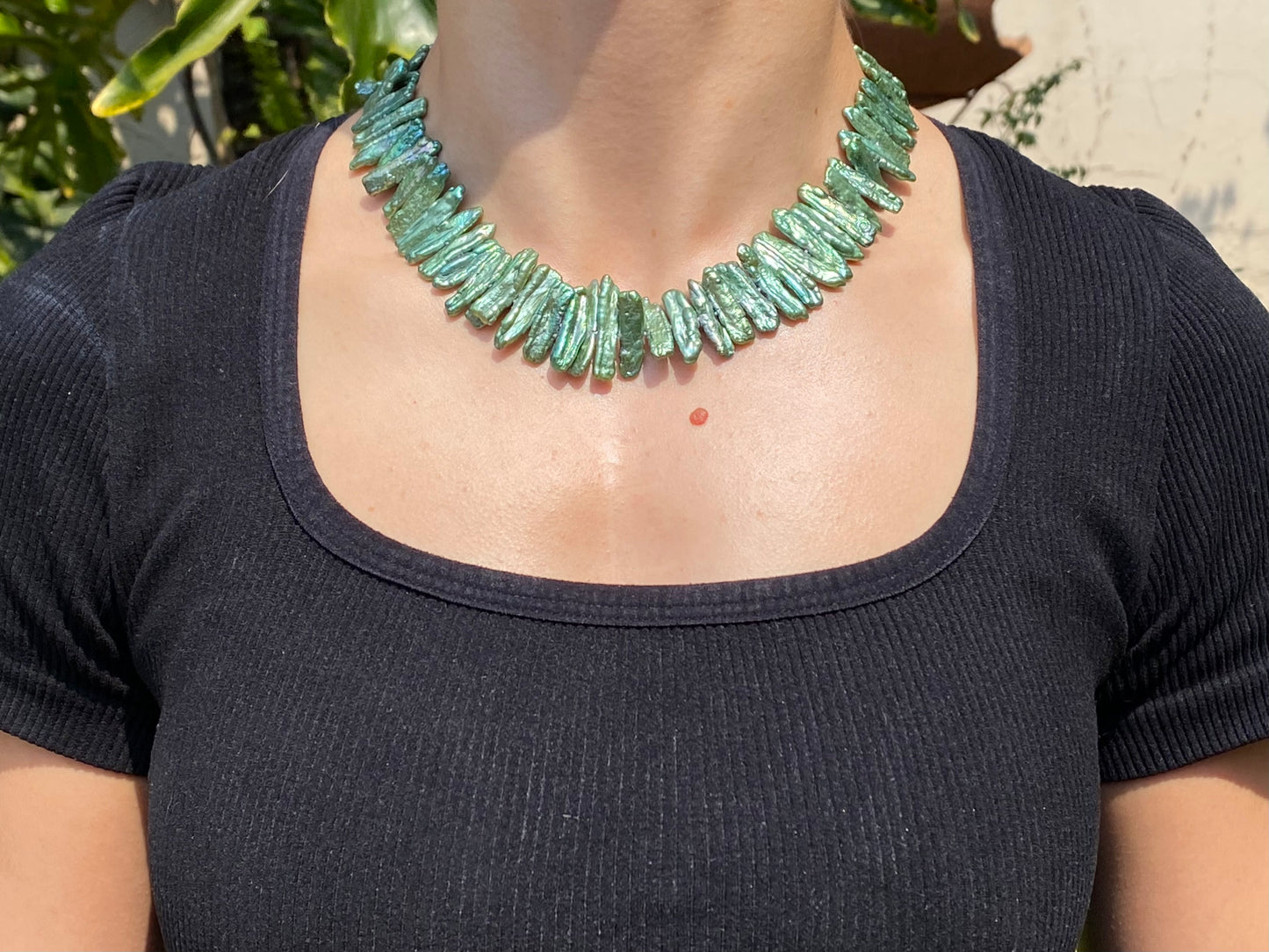 9K gold freshwater pearl necklace.