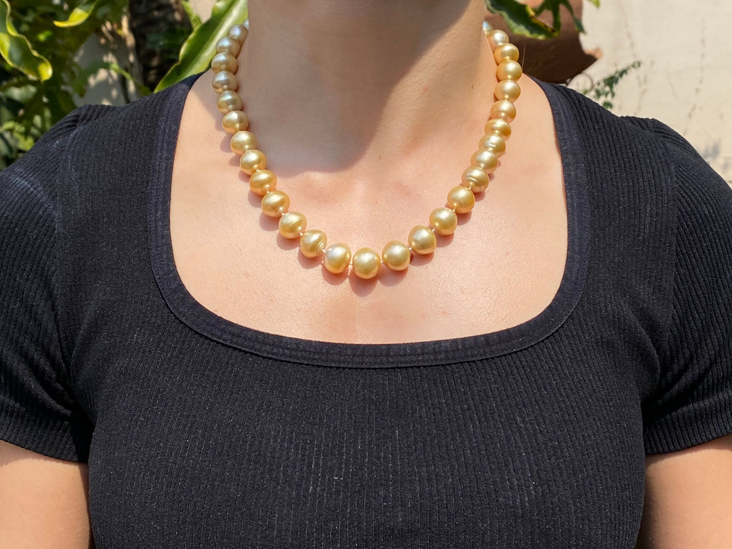 18K gold freshwater pearl necklace.