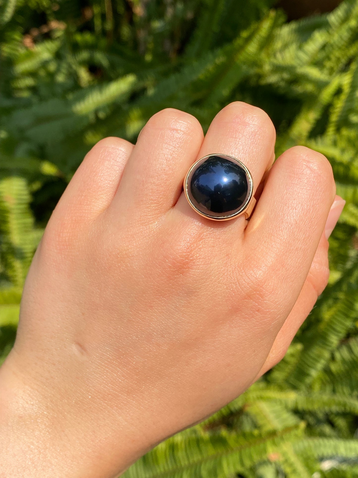 9K gold round mabé pearl ring, circa 1980's.