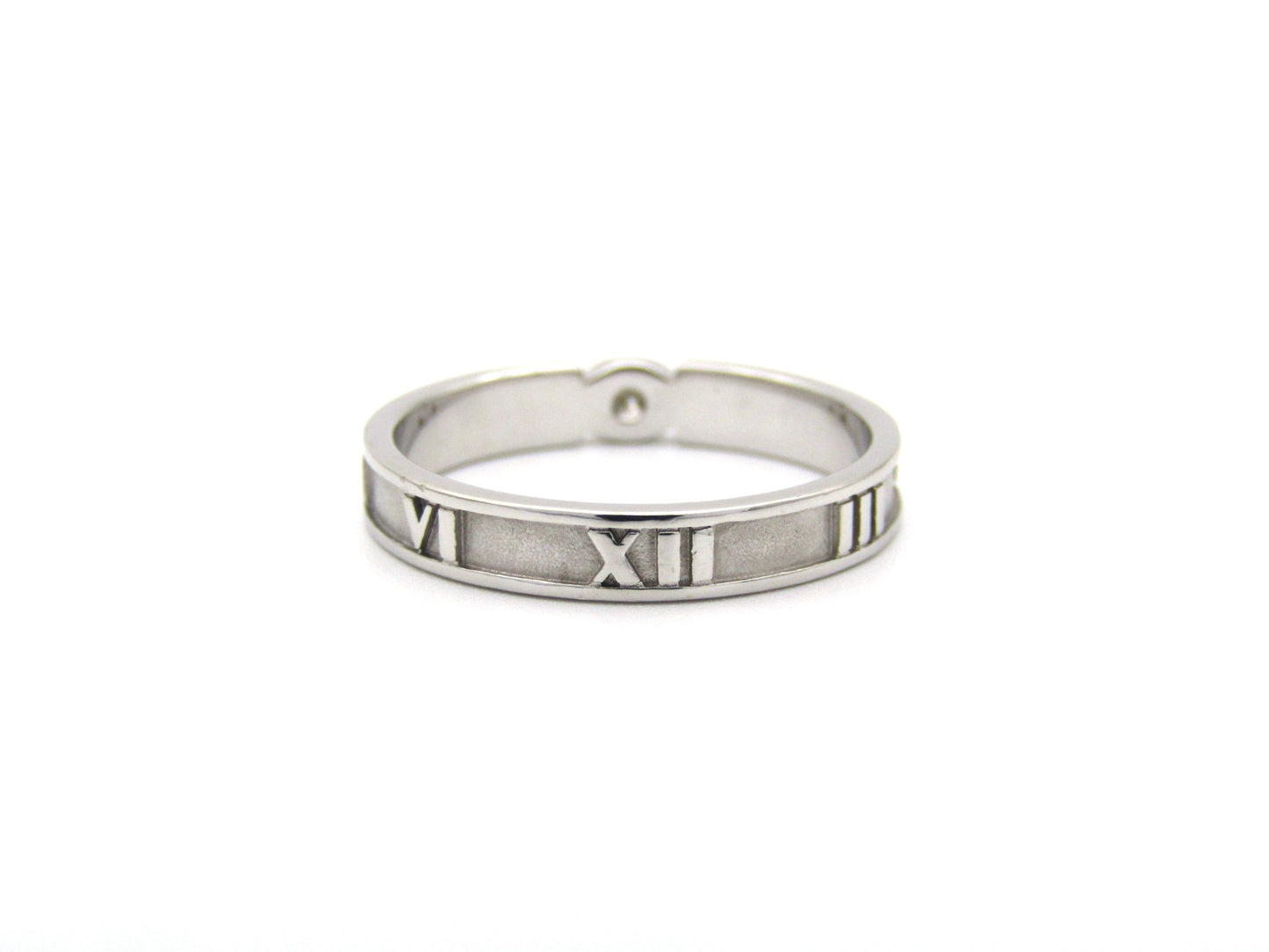 18K gold Tiffany & Co. Atlas diamond ring.