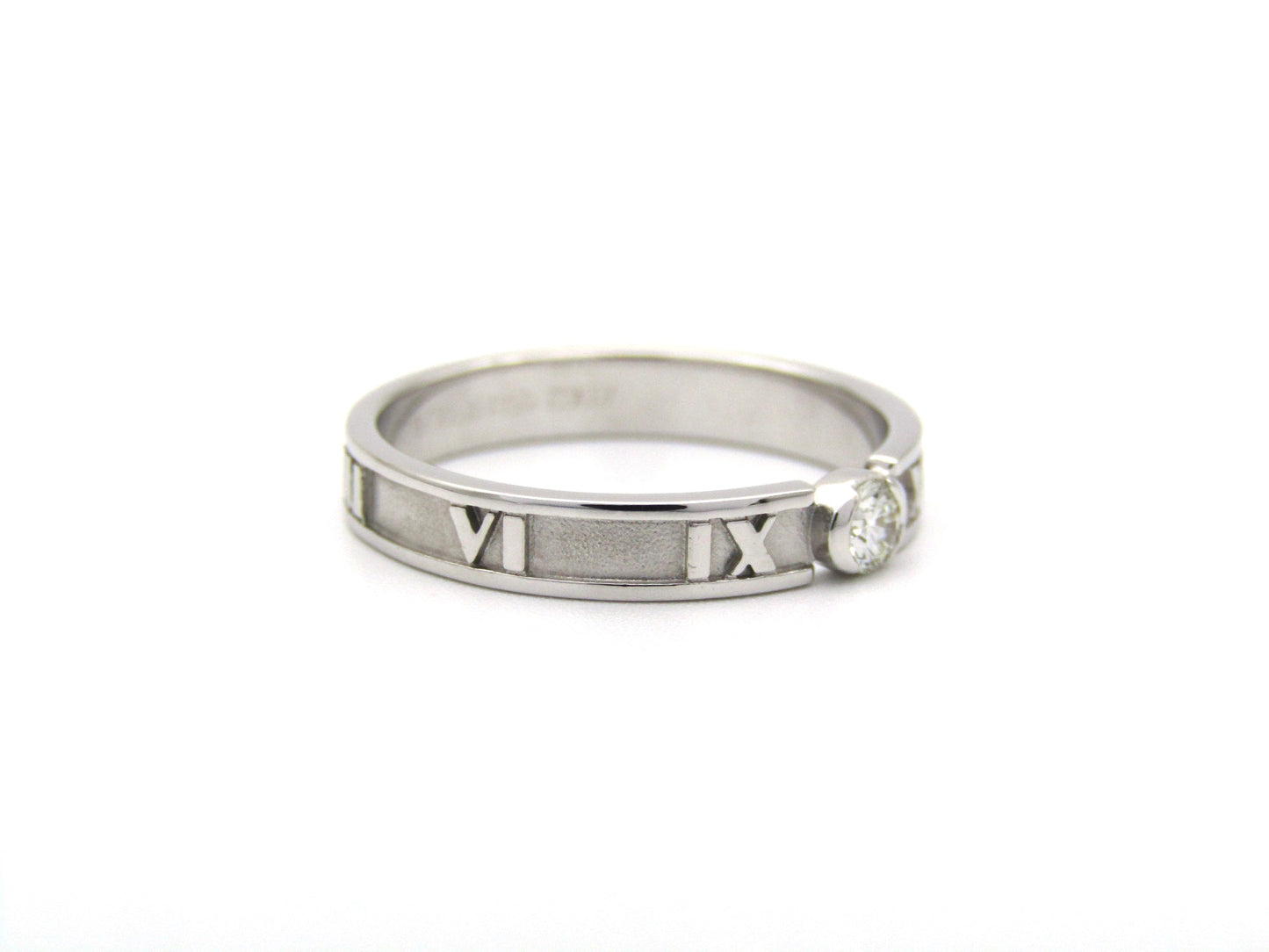 18K gold Tiffany & Co. Atlas diamond ring.