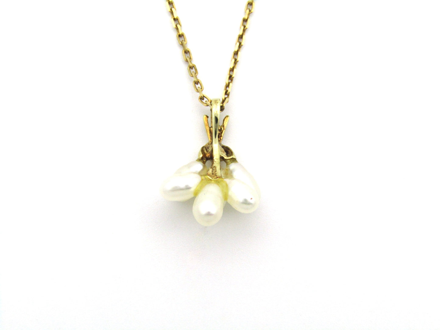 9K gold pearl 'tassel' and diamond pendant.