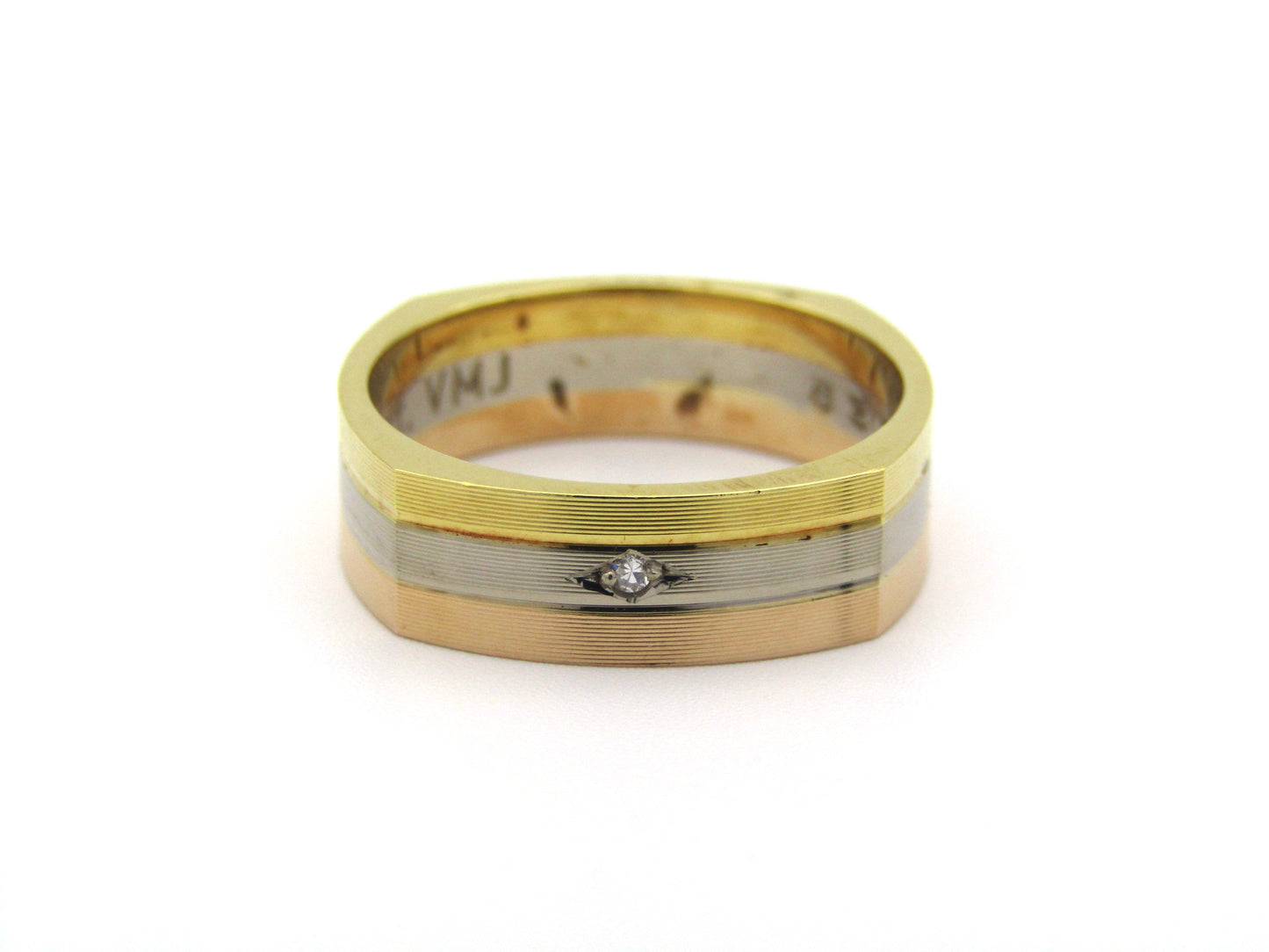 18K tri-colour gold diamond ring, circa 1970's.