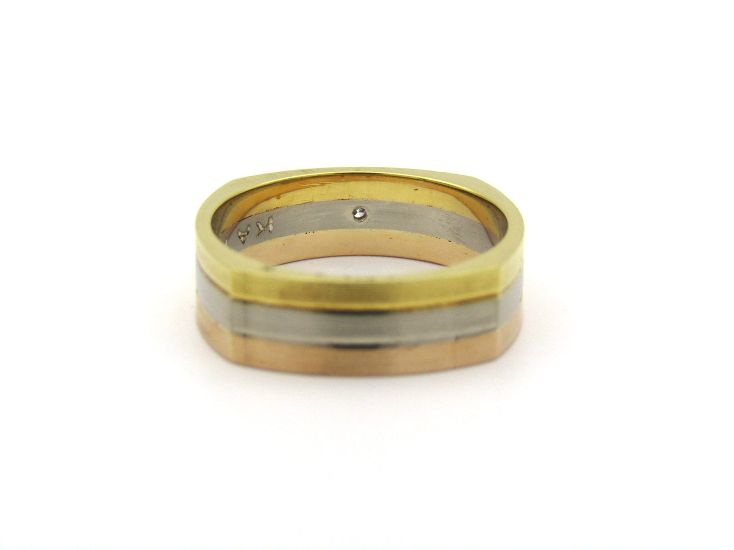 18K tri-colour gold diamond ring, circa 1970's.