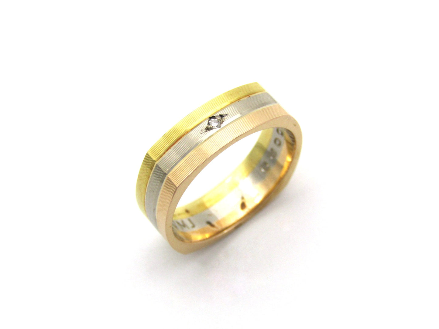 18K tri-colour gold diamond ring, circa 1970's.