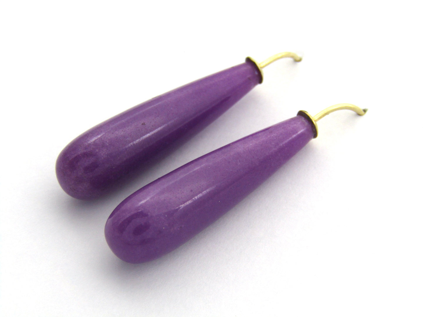 14K gold lavender jade hanging earrings.