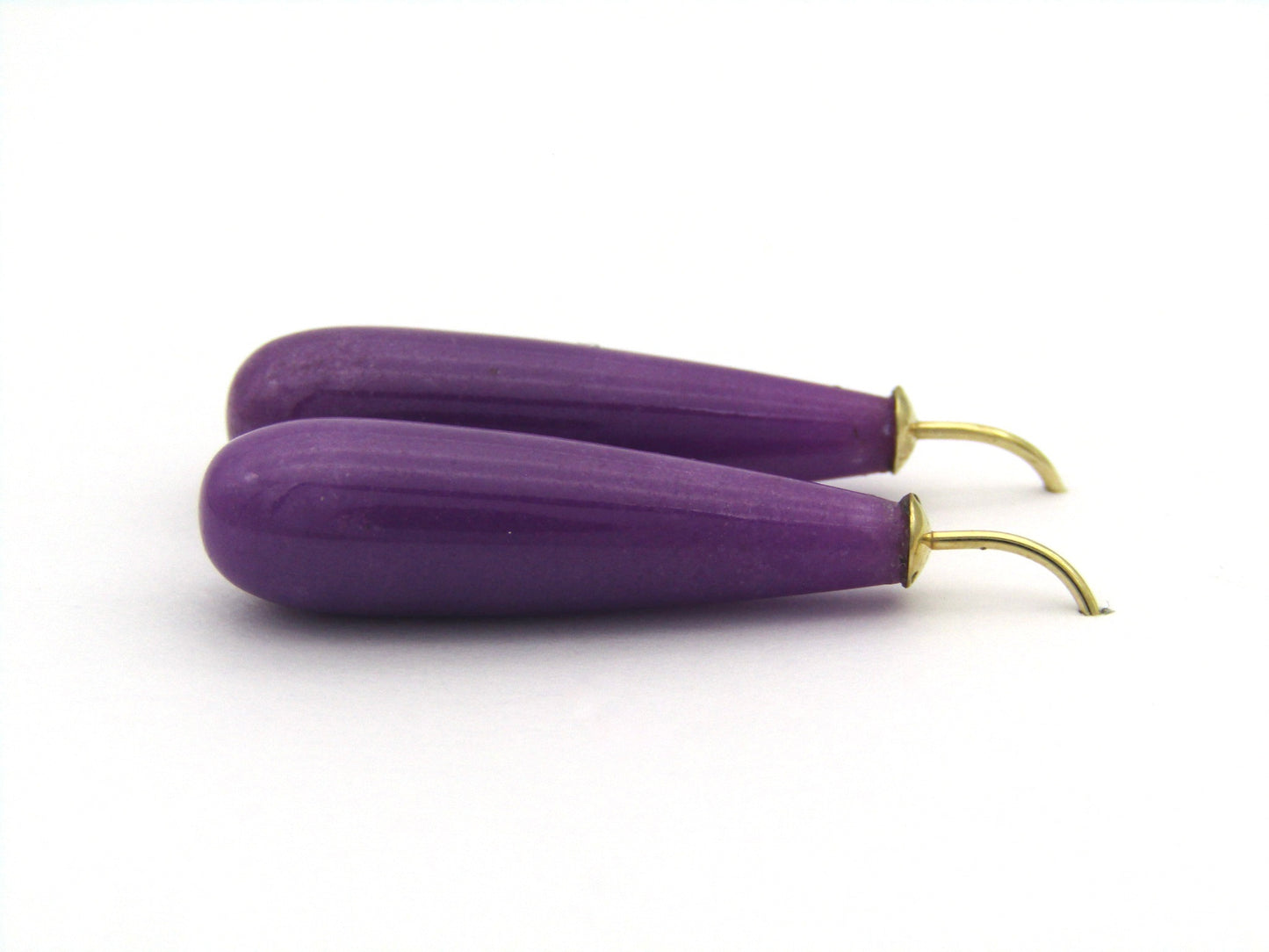 14K gold lavender jade hanging earrings.
