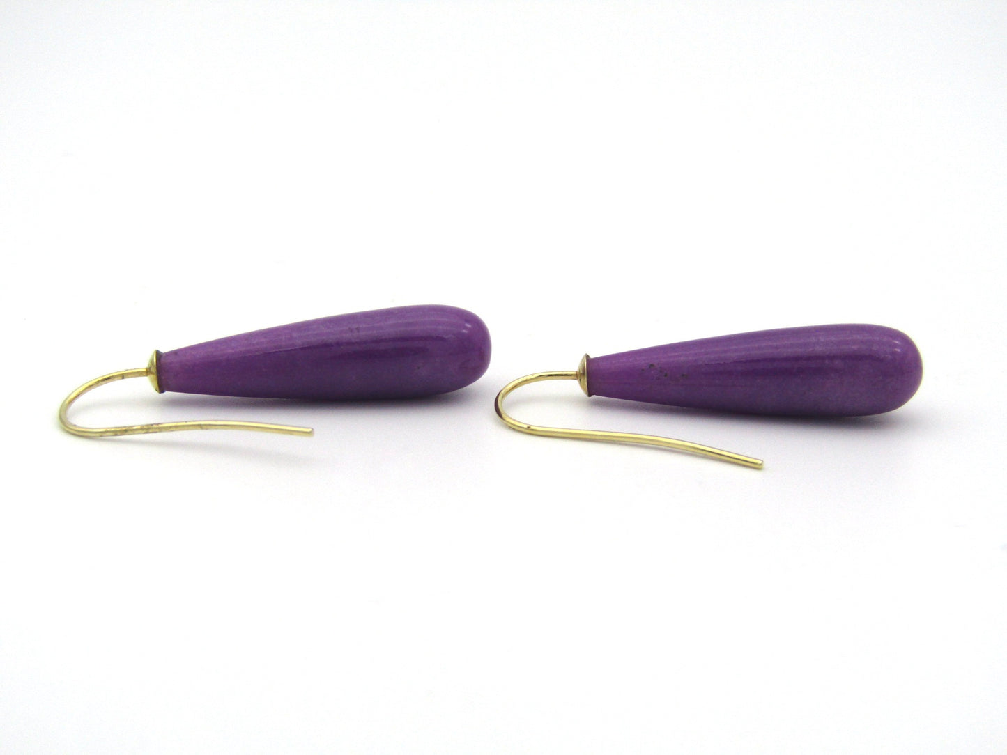 14K gold lavender jade hanging earrings.