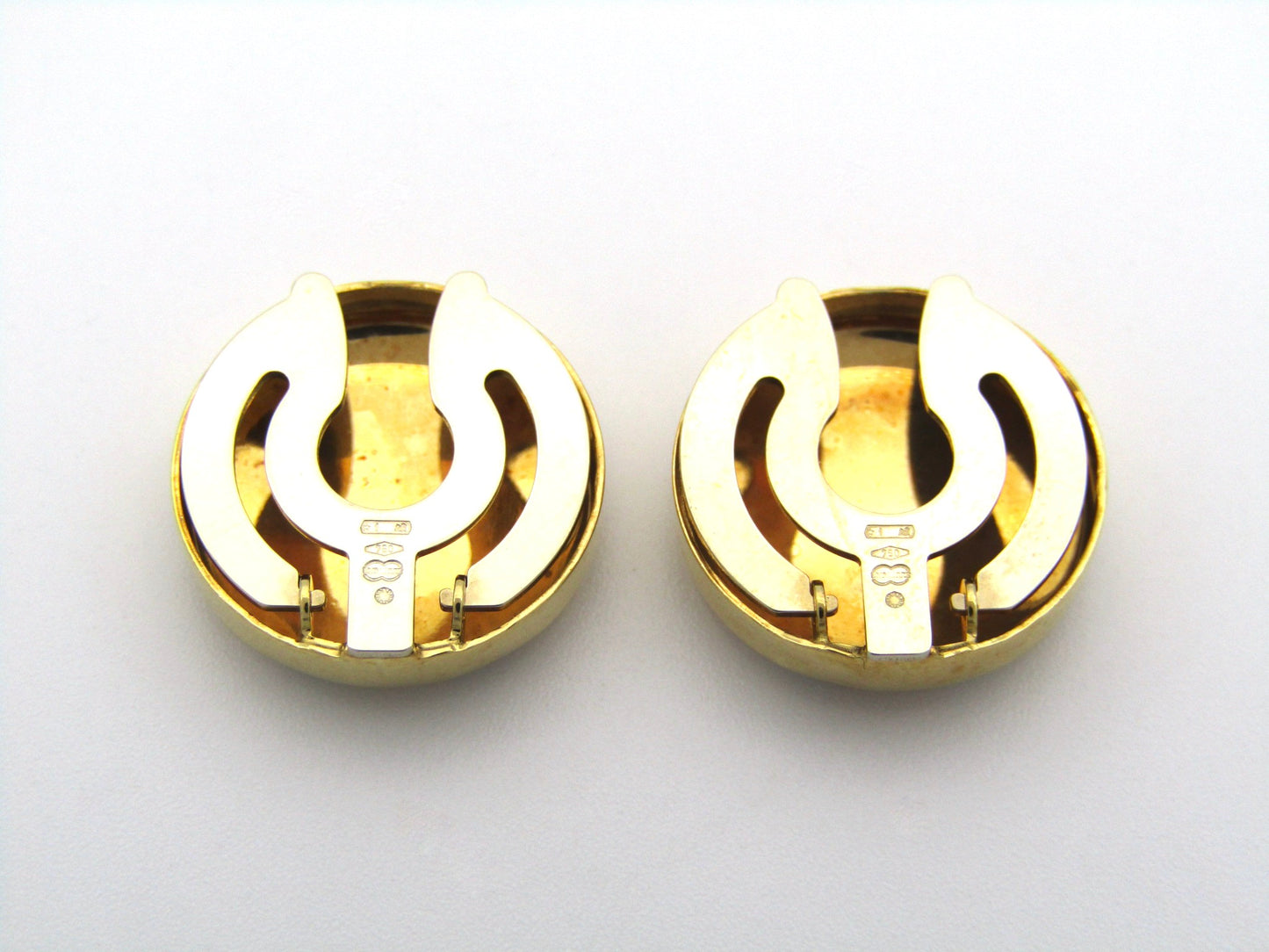18K gold tri-colour gold button covers by UnoAerre, circa 1970's.