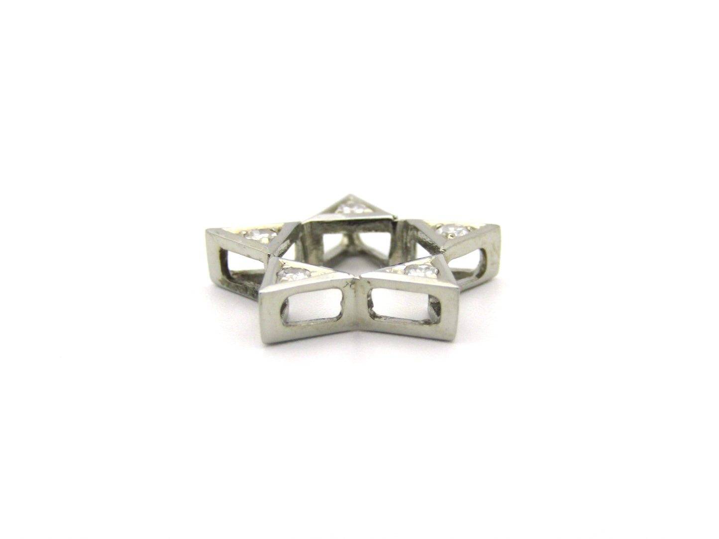 18K gold diamond star pendant, circa 1940's.