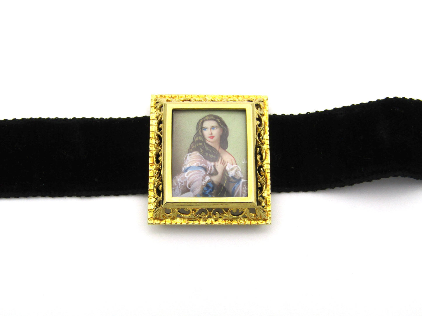 18K gold handpainted miniature necklace or bracelet of Varvara Rimskaya-Korsakova, circa 1980's.