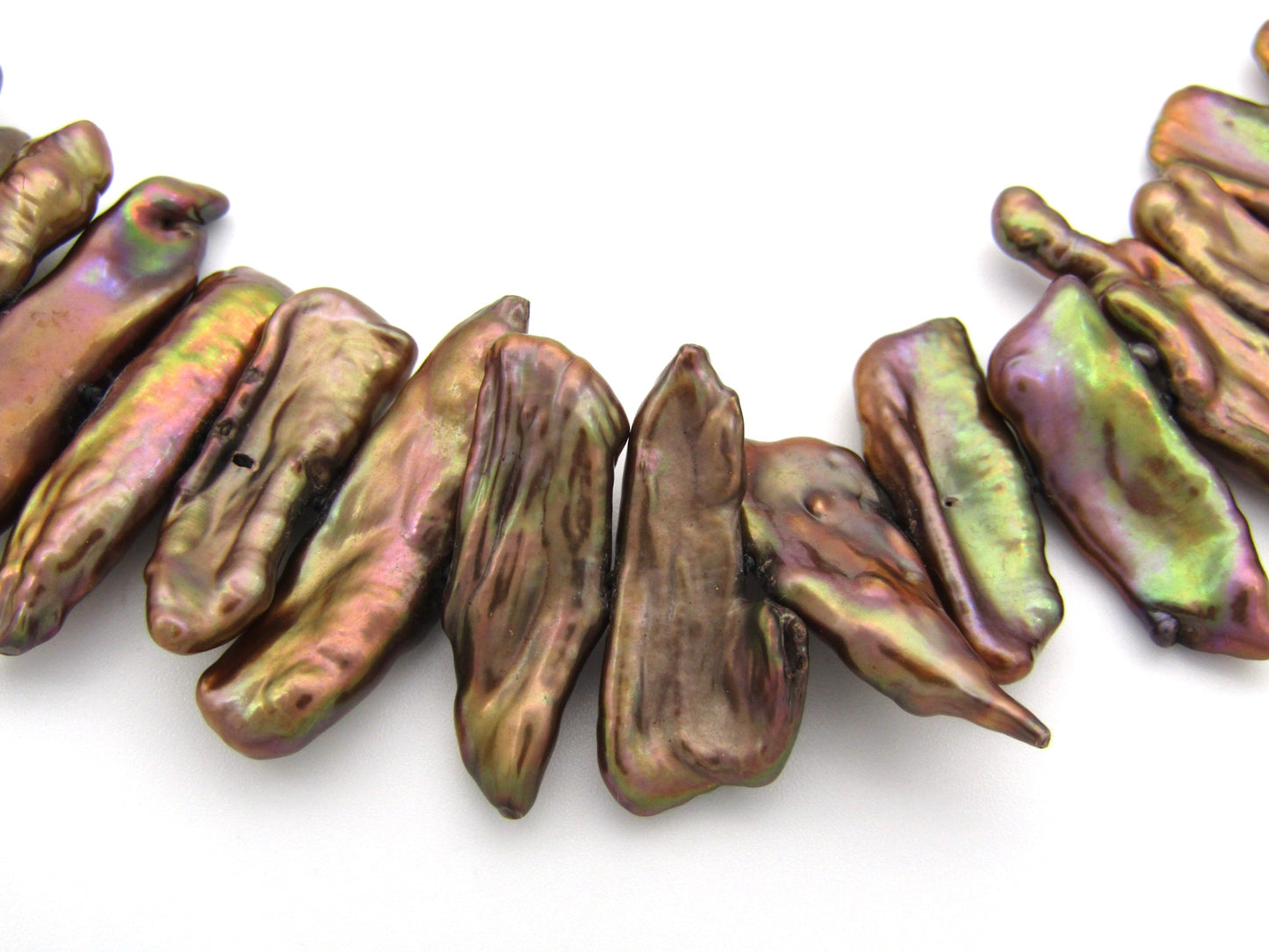 9K gold freshwater pearl necklace.
