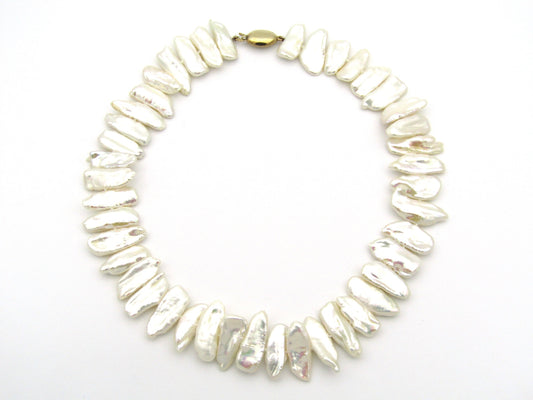 9K gold freshwater pearl necklace.