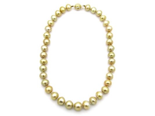 18K gold freshwater pearl necklace.