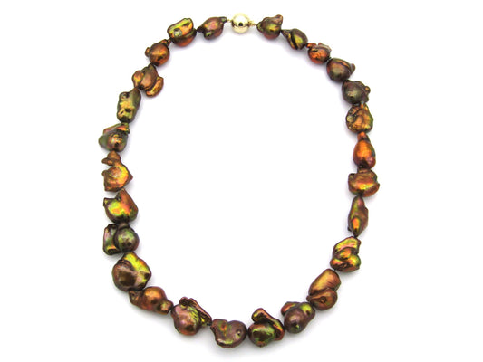9K gold baroque pearl necklace.