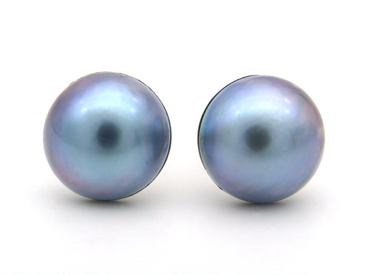 18K gold round mabé pearl stud earrings, circa 1980's.