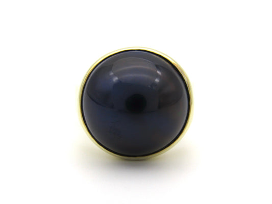 9K gold round mabé pearl ring, circa 1980's.