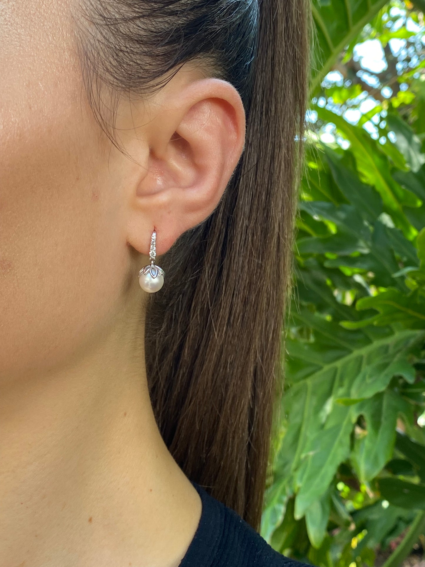 18K gold Protea pearl earrings by Browns.