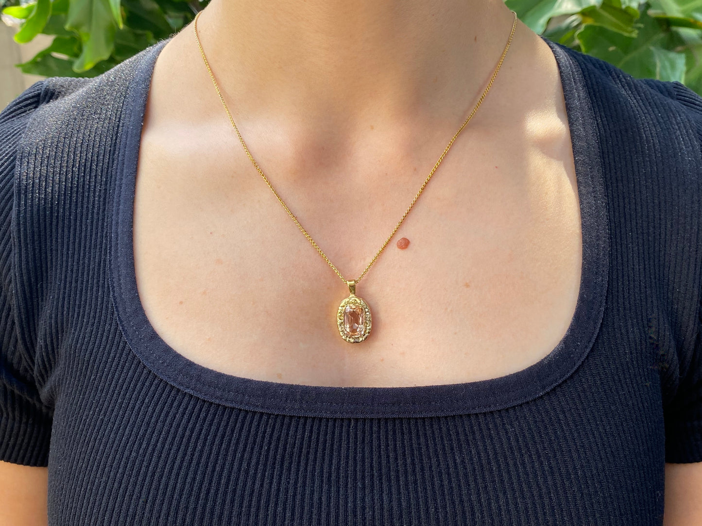 9K gold vintage topaz pendant with Italian chain.