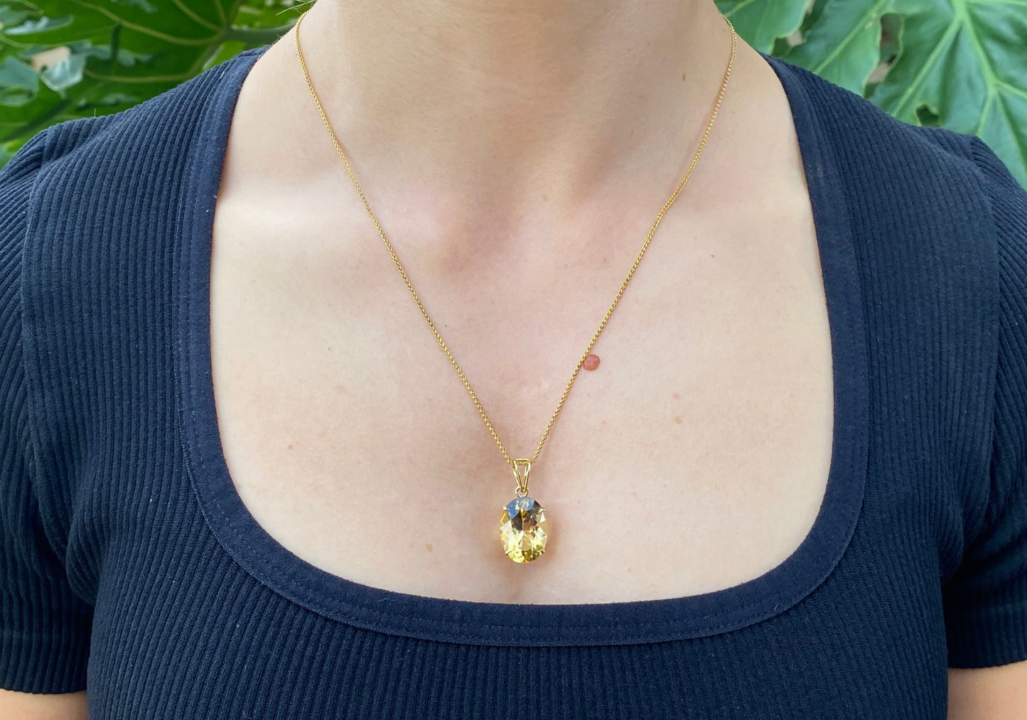18K gold citrine pendant.