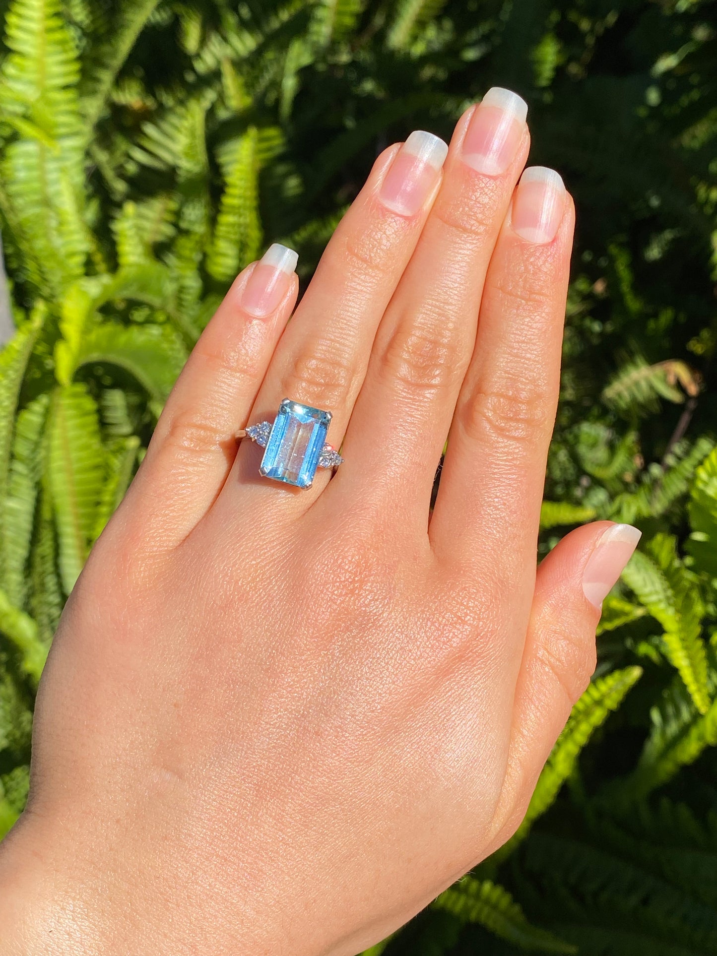 18K gold aquamarine and diamond ring, London, 1973.