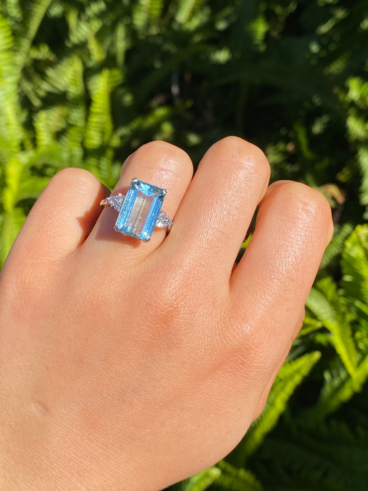 18K gold aquamarine and diamond ring, London, 1973.
