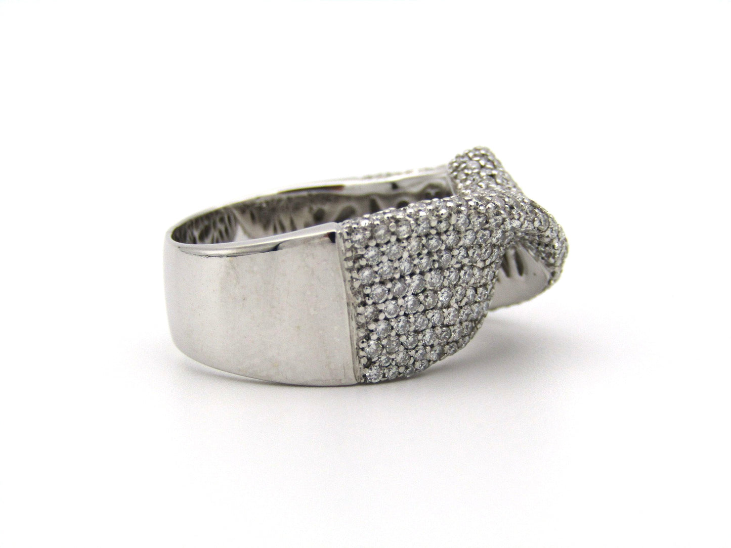 18K white gold diamond twist ring.