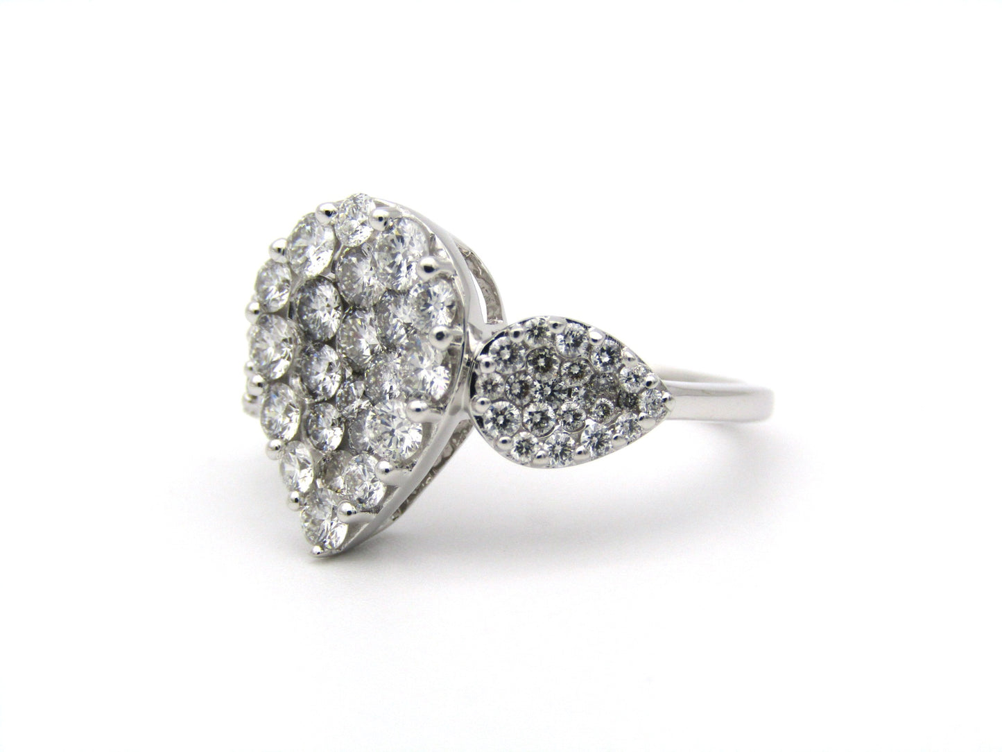 18K gold diamond cluster ring.