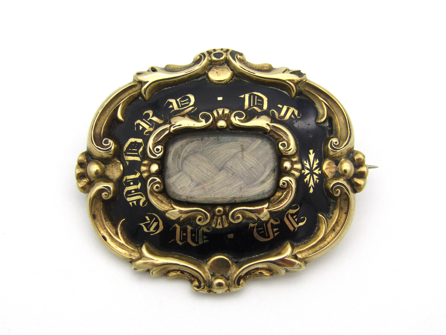 9kt gold Victorian mourning brooch.