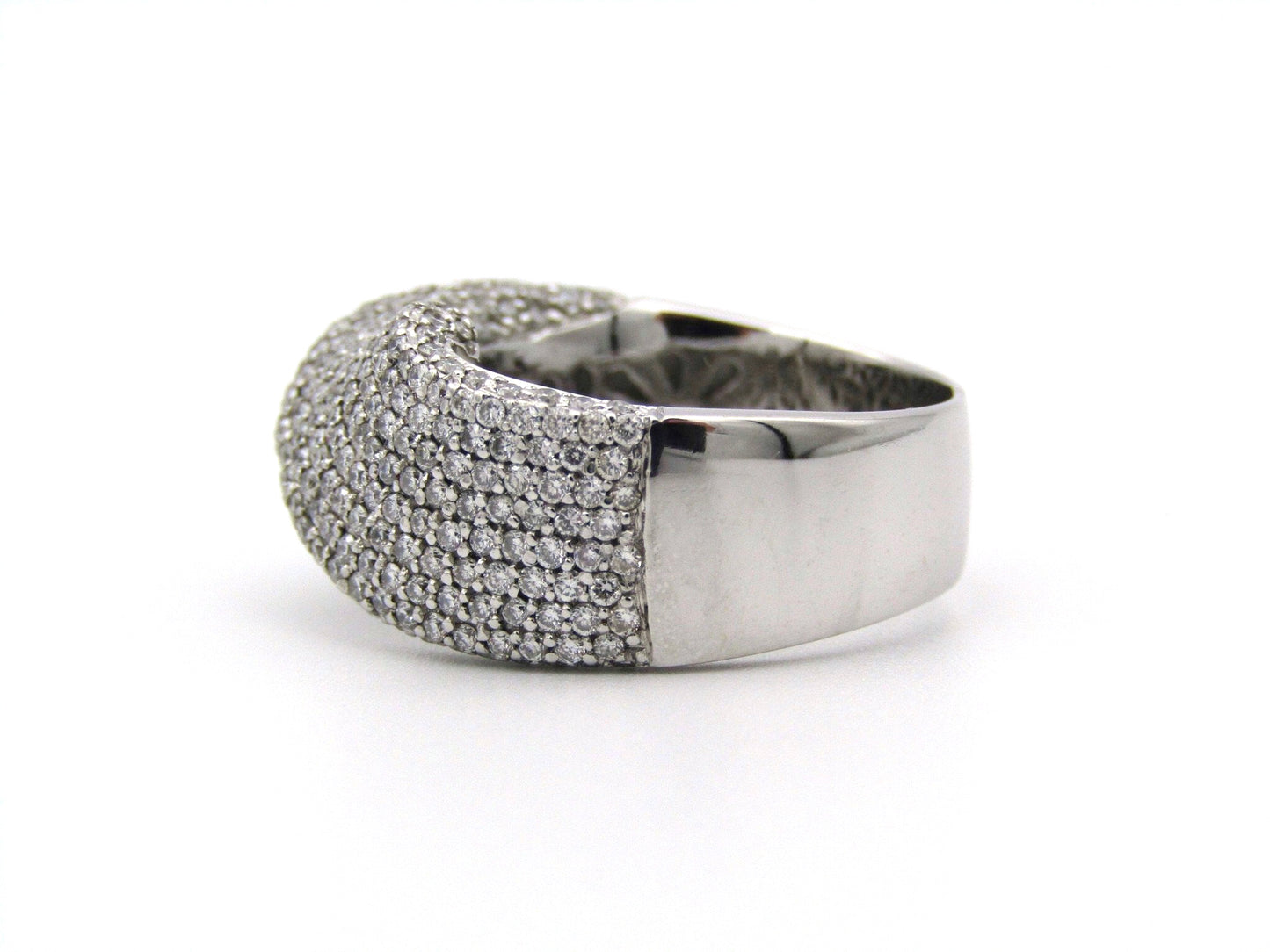 18K white gold diamond twist ring.