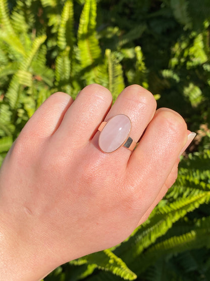9K gold rose quartz ring, circa 1960's.