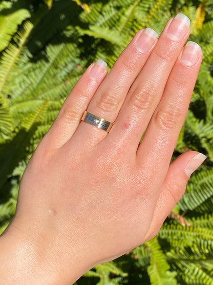 18K tri-colour gold diamond ring, circa 1970's.