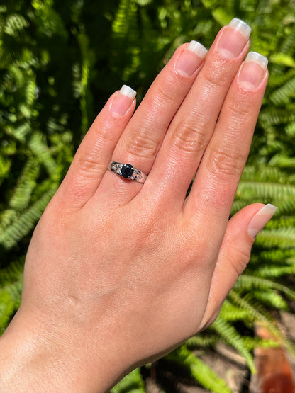 14K gold Vintage sapphire and diamond ring, circa 1990.