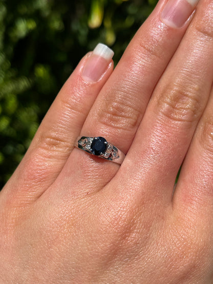 14K gold Vintage sapphire and diamond ring, circa 1990.