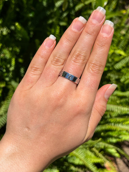 18K gold Classic Cartier LOVE ring.