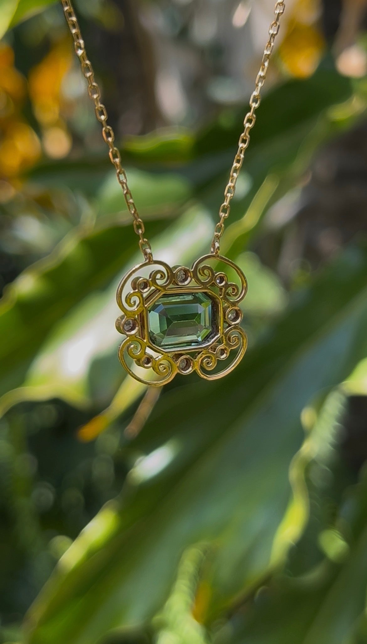 18K gold Edwardian tourmaline and diamond necklace, circa 1900.