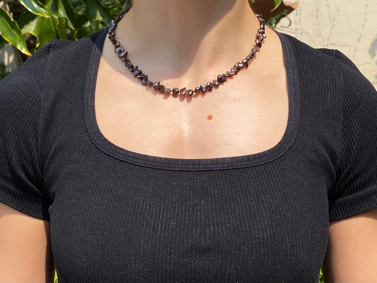 9K gold freshwater pearl necklace.