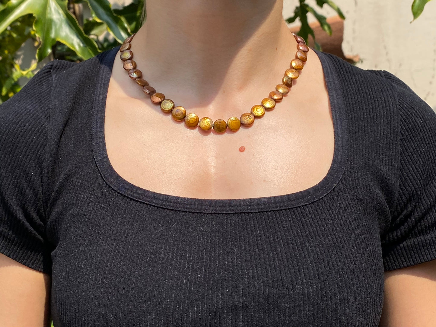 9K gold coin freshwater pearl necklace.