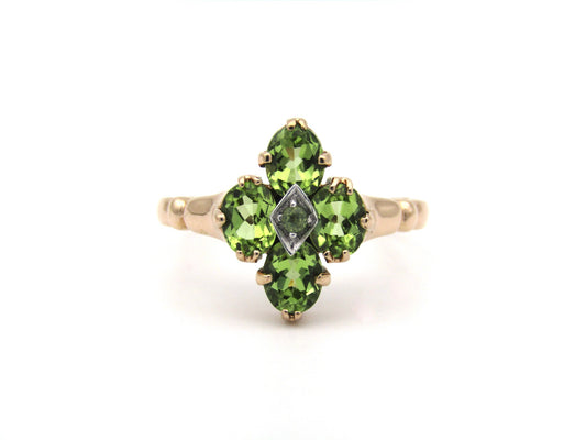 9K gold vintage peridot ring.