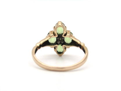 9K gold vintage peridot ring.