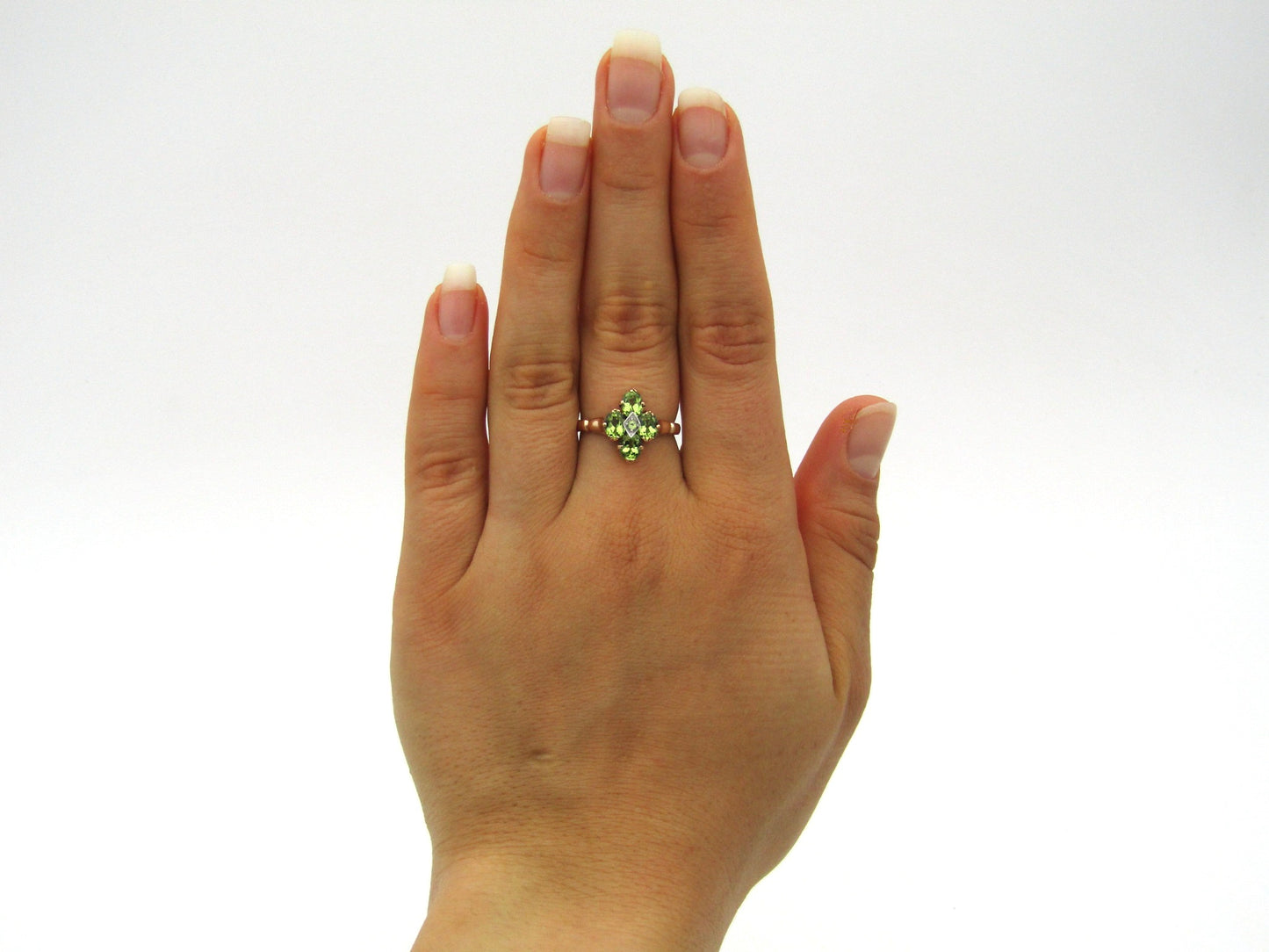 9K gold vintage peridot ring.