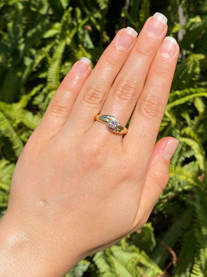 18K gold diamond ring, circa 1970's.