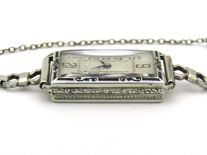 18K gold Art Deco wristwatch, America, circa 1920.