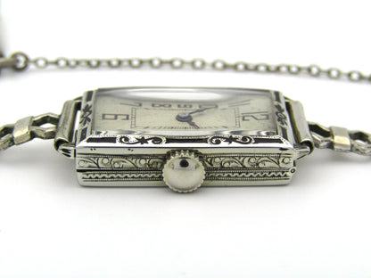 18K gold Art Deco wristwatch, America, circa 1920.