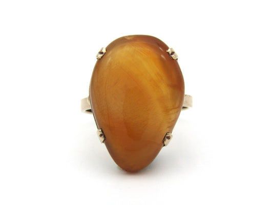 9K gold carnelian ring.