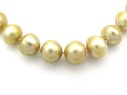 18K gold freshwater pearl necklace.