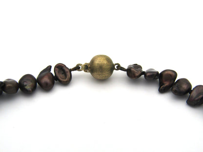 9K gold freshwater pearl necklace.