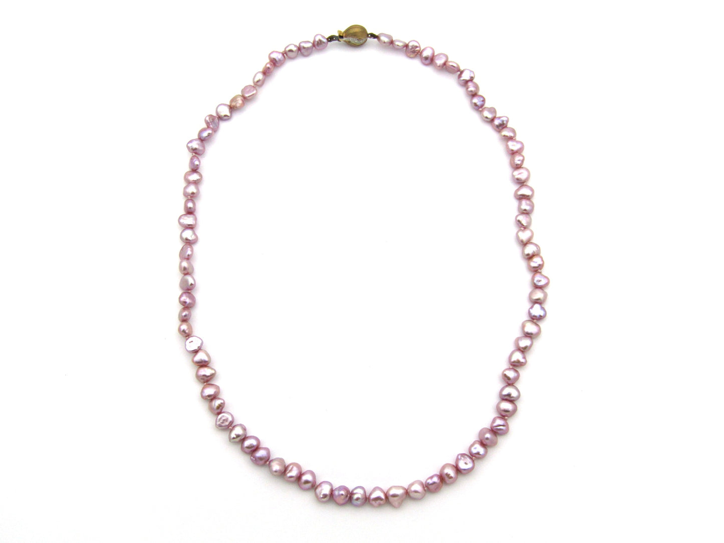 9K gold freshwater pearl necklace.
