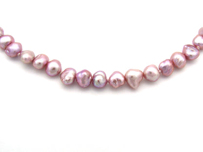 9K gold freshwater pearl necklace.
